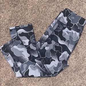 Avia Cropped Leggings | MEDIUM